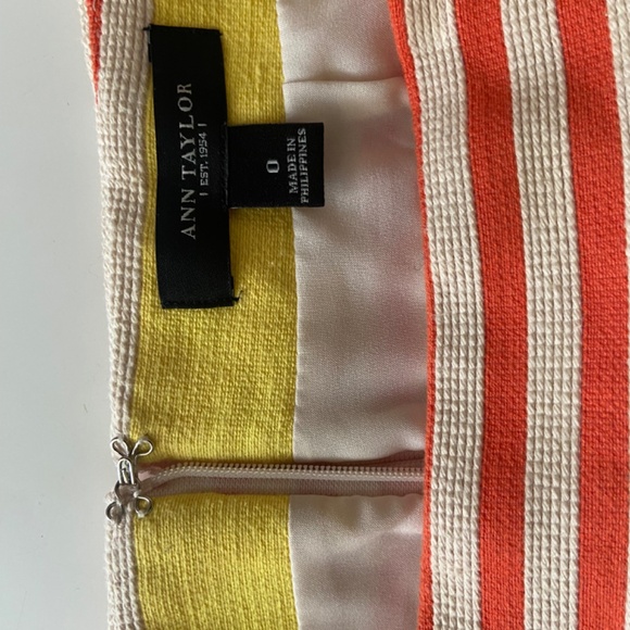 Ann Taylor fitted skirt - Picture 3 of 3
